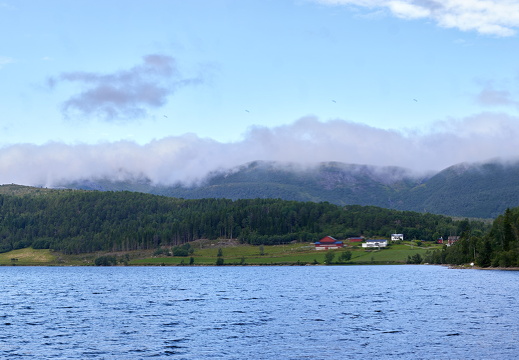 Norge Utnesvatnet 27-07-23 EJC 7649 Panorama